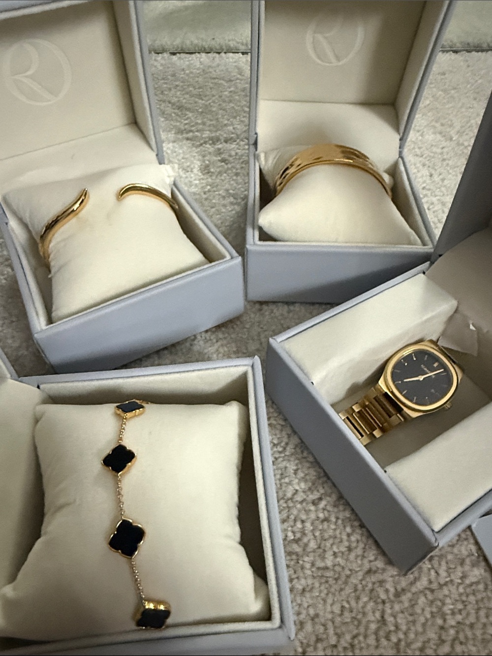 NUAMORE (As seen on Hailey Bieber) HYPOALLERGENIC AND WATERPROOF JEWELRY GOLD